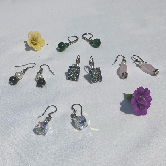 5 DAINTY EARRINGS - Picture 1 of 6